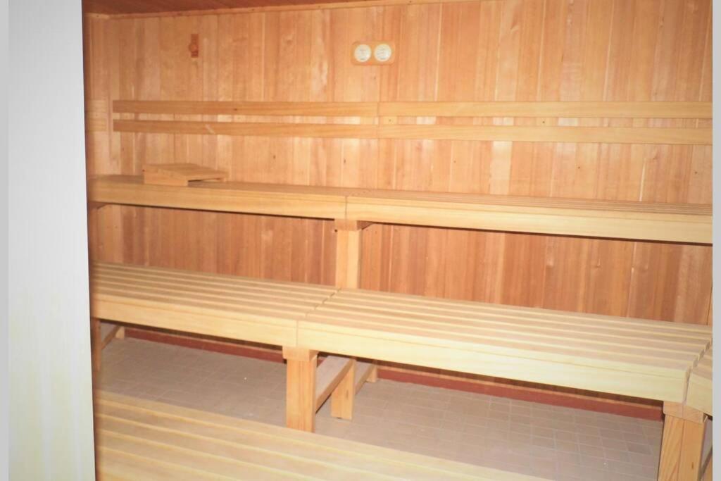 Traveloge Mit Schwimmbad Und Sauna Lubeck Exterior photo