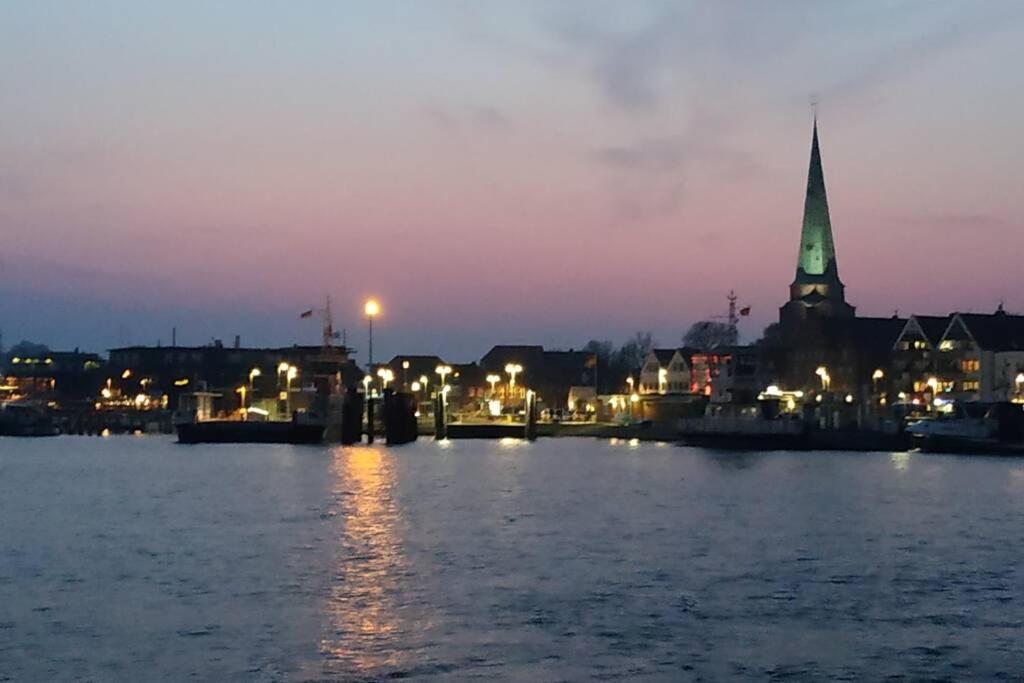 Traveloge Mit Schwimmbad Und Sauna Lubeck Exterior photo